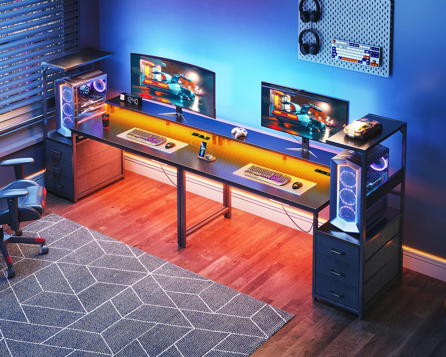 Coleshome Mesa Gaming con Luces LED y Tomas de Corriente, Escritorio Gaming Reversible con Cajones, Mesa Gamer con Estantes de Almacenamiento y Soporte de Pantalla, Fibra de Carbono Negro, 151×50 cm